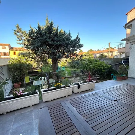 Maison Sur 2 Etages A 50m De La Avec Jardin - Fr-1-837-18 Apartment *