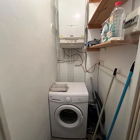 Apartment Maison Sur 2 Etages A 50m De La Avec Jardin - Fr-1-837-18